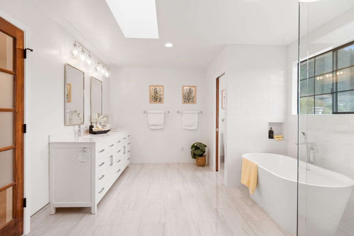 Bathroom, Dual Sink Vanities, Free Standing Baths, Glass Shower, Interior, Recessed Lighting