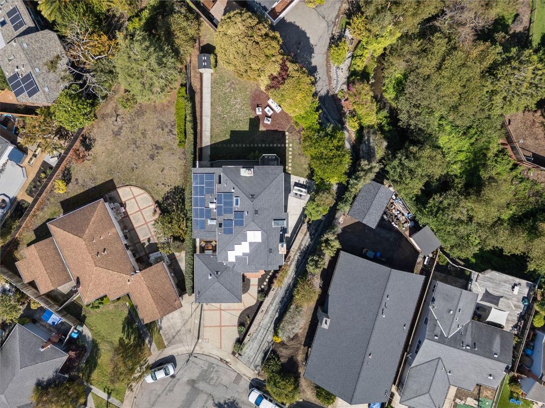 Exterior, Drone