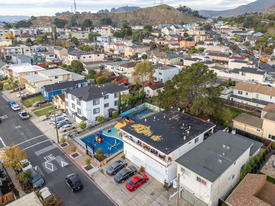 Exterior, Drone