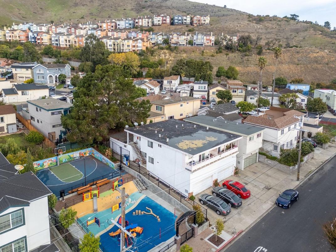 Exterior, Drone
