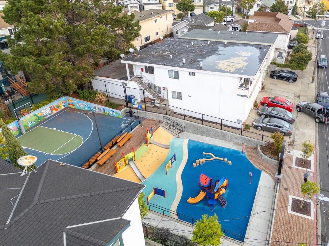 Exterior, Drone