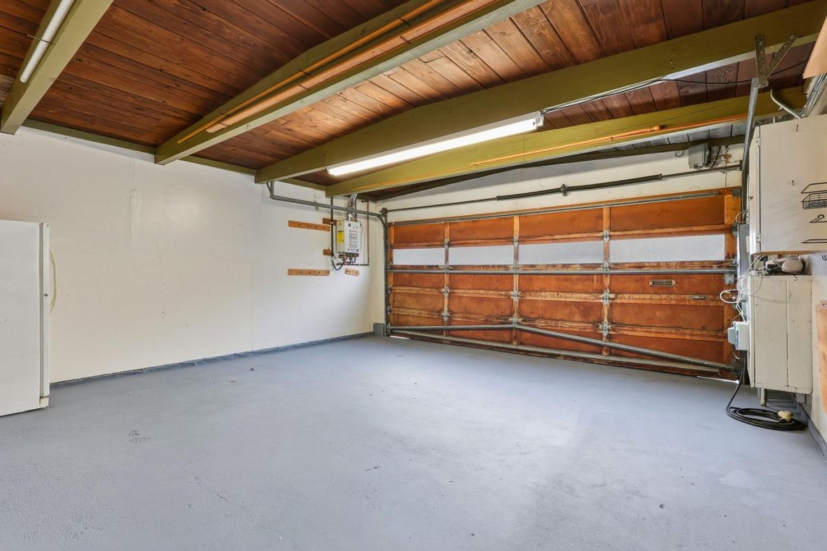 Garage, Interior, Wooden Beams, Wooden Ceilings