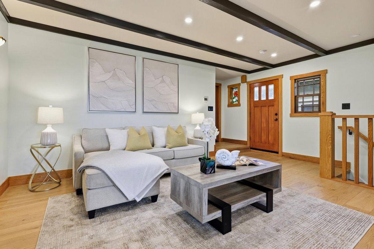 Interior, Living room, Recessed Lighting, Wood Texture Flooring