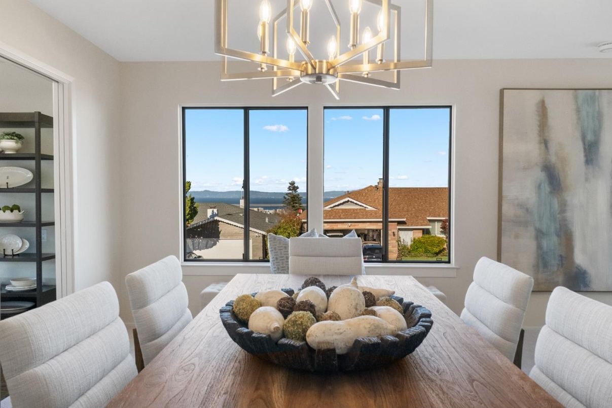 Chandelier, Dining room, Interior, Water