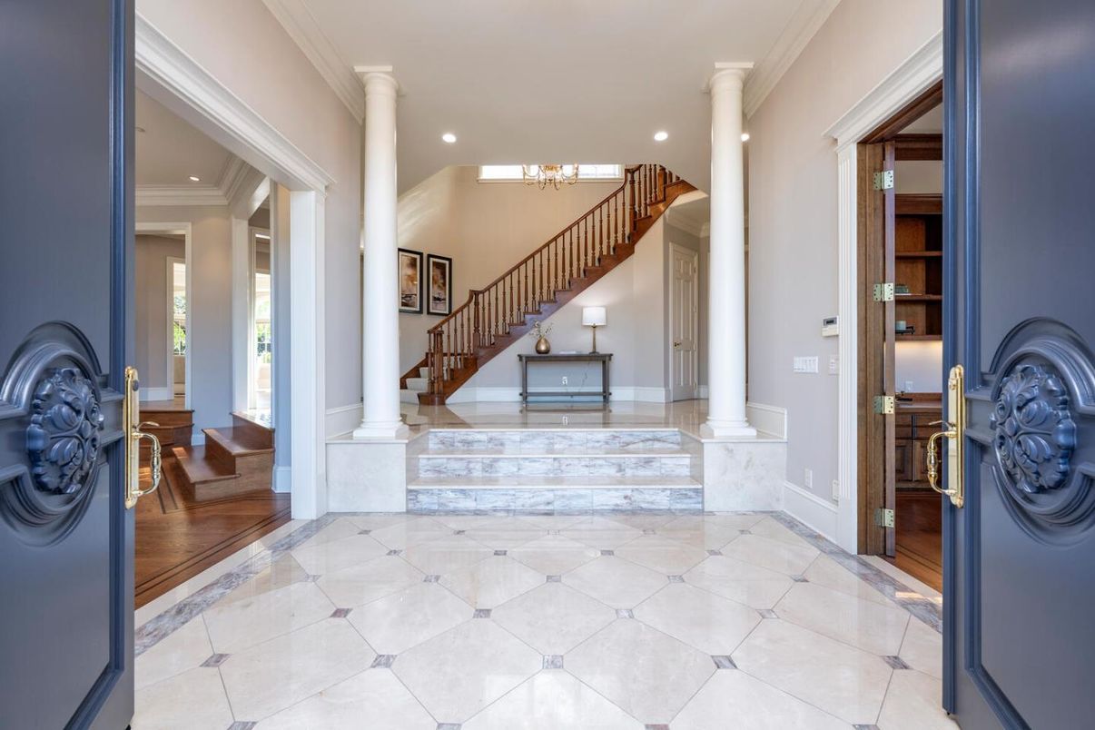 Chandelier, Interior, Recessed Lighting, Wood Texture Flooring