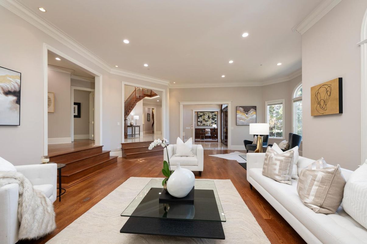 Interior, Living room, Recessed Lighting, Wood Texture Flooring
