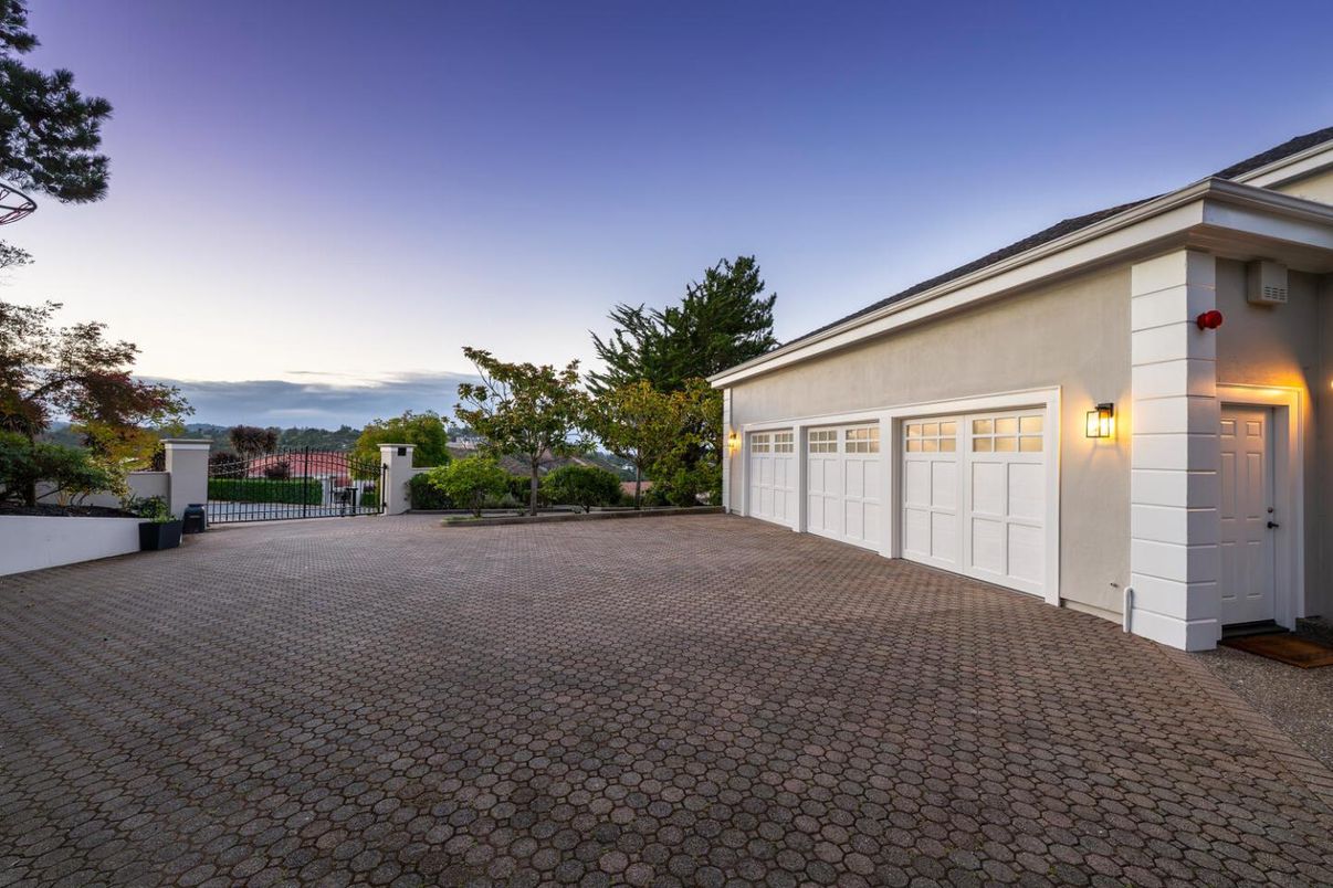 Detached Garage, Exterior, Water