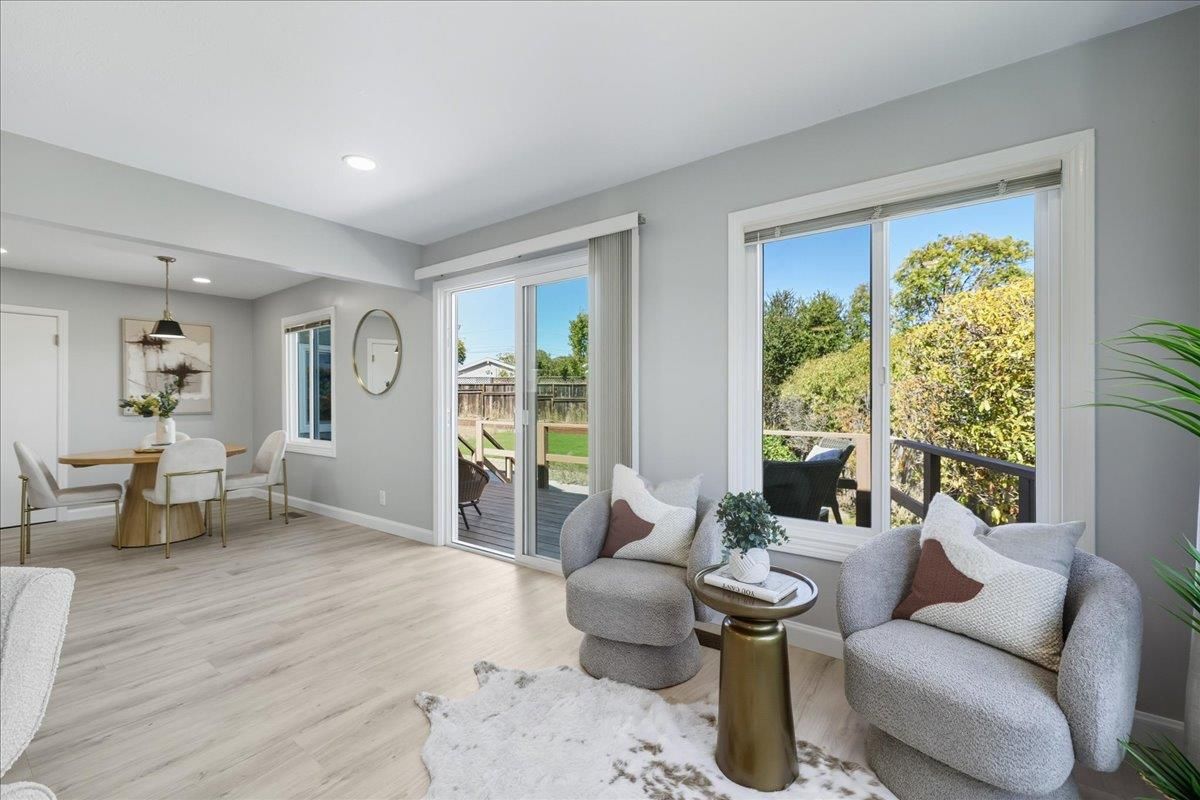 Dining room, Interior, Living room, Pendant Lights, Recessed Lighting, Wood Texture Flooring