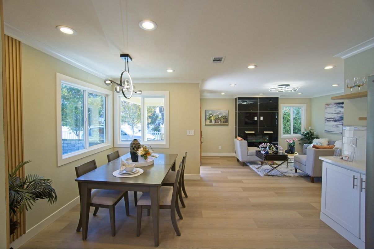 Dining room, Interior, Living room, Pendant Lights, Recessed Lighting, Wood Texture Flooring