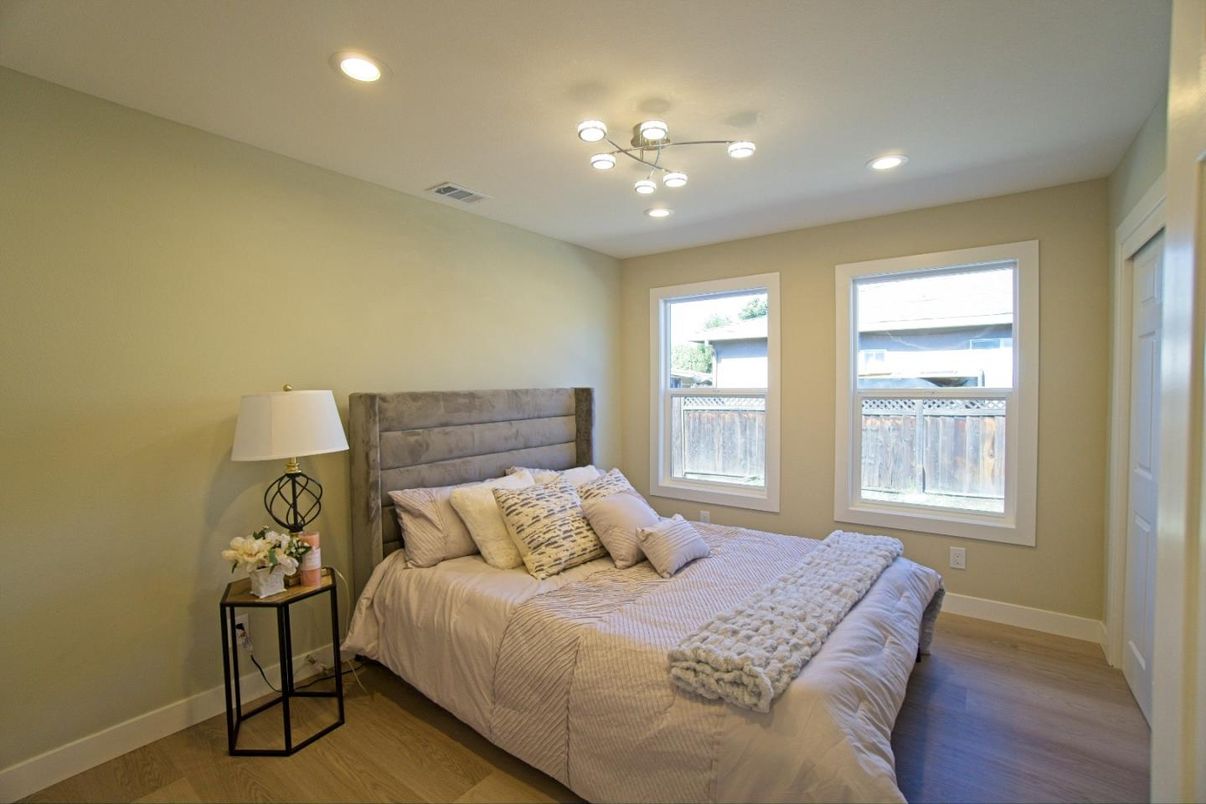 Bedroom, Interior, Recessed Lighting, Wood Texture Flooring