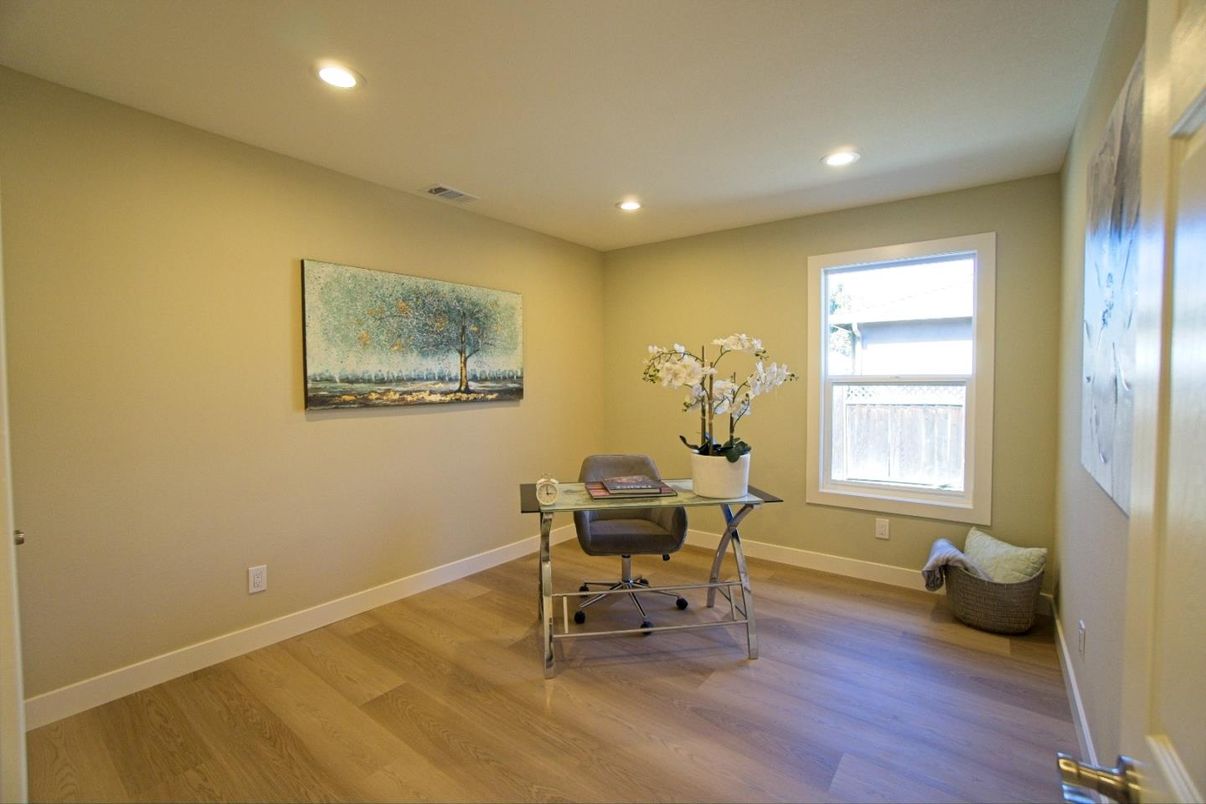 Home Office, Interior, Recessed Lighting, Wood Texture Flooring