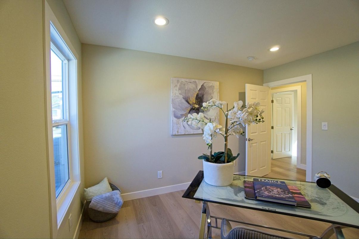 Home Office, Interior, Recessed Lighting, Wood Texture Flooring