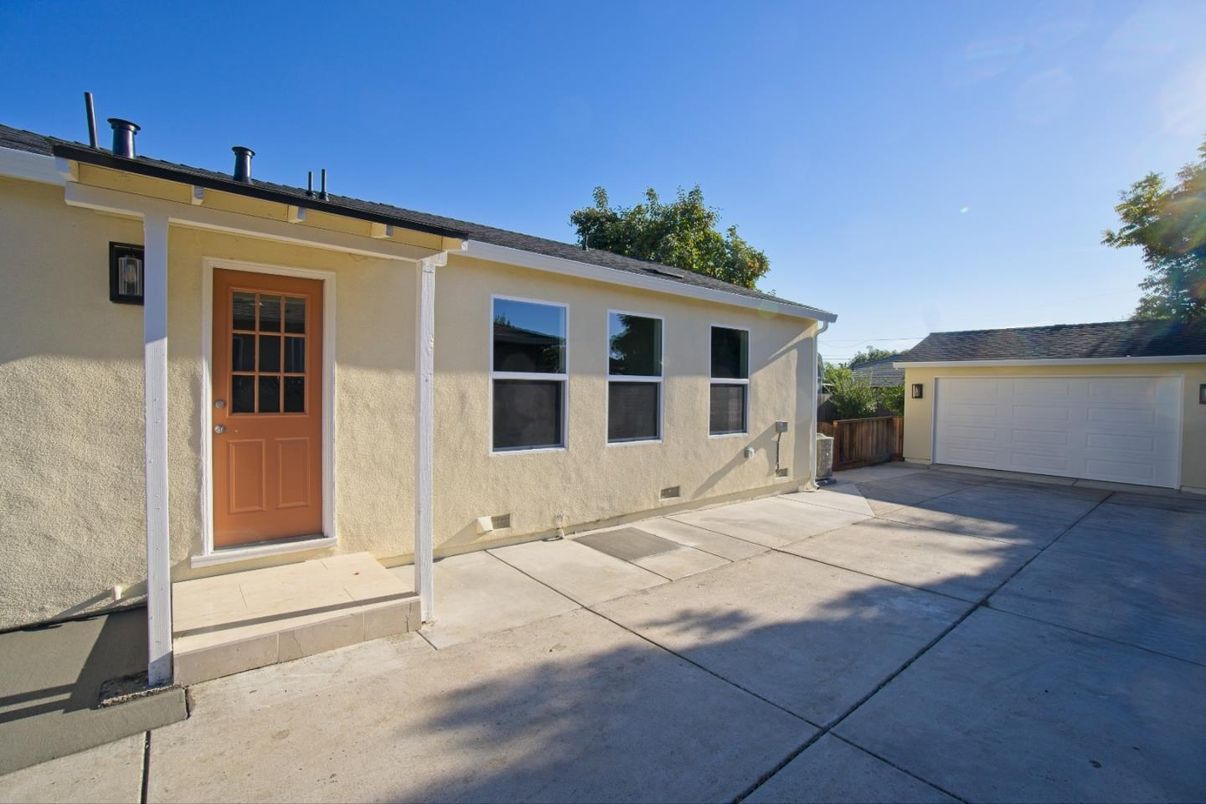Detached Garage, Exterior