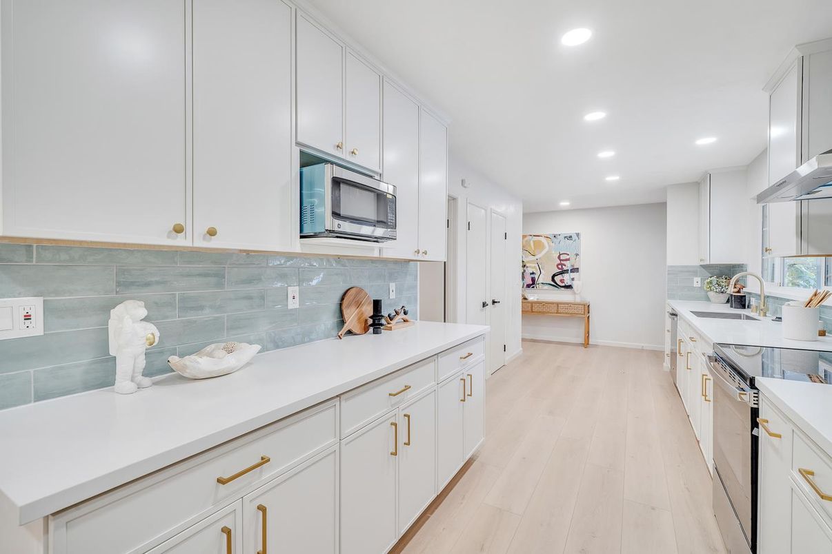 Interior, Kitchen, Recessed Lighting, Wood Texture Flooring