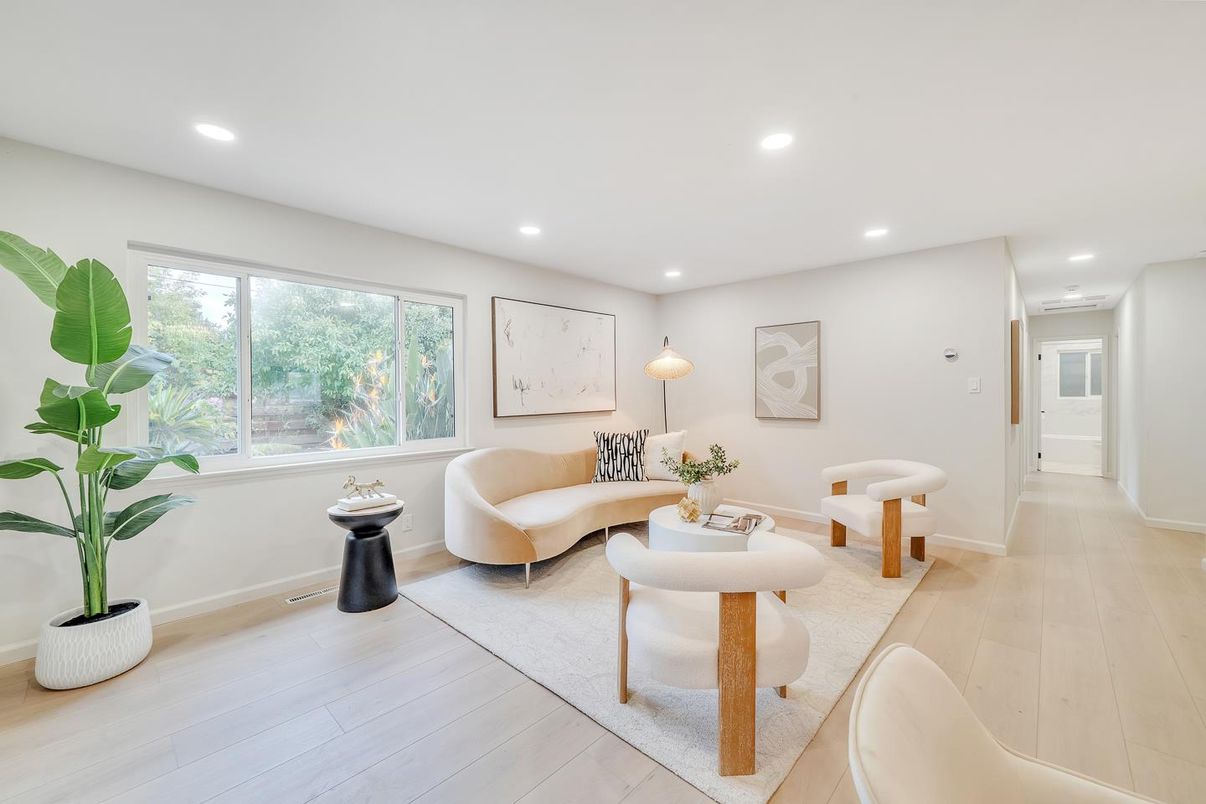 Interior, Living room, Recessed Lighting, Wood Texture Flooring