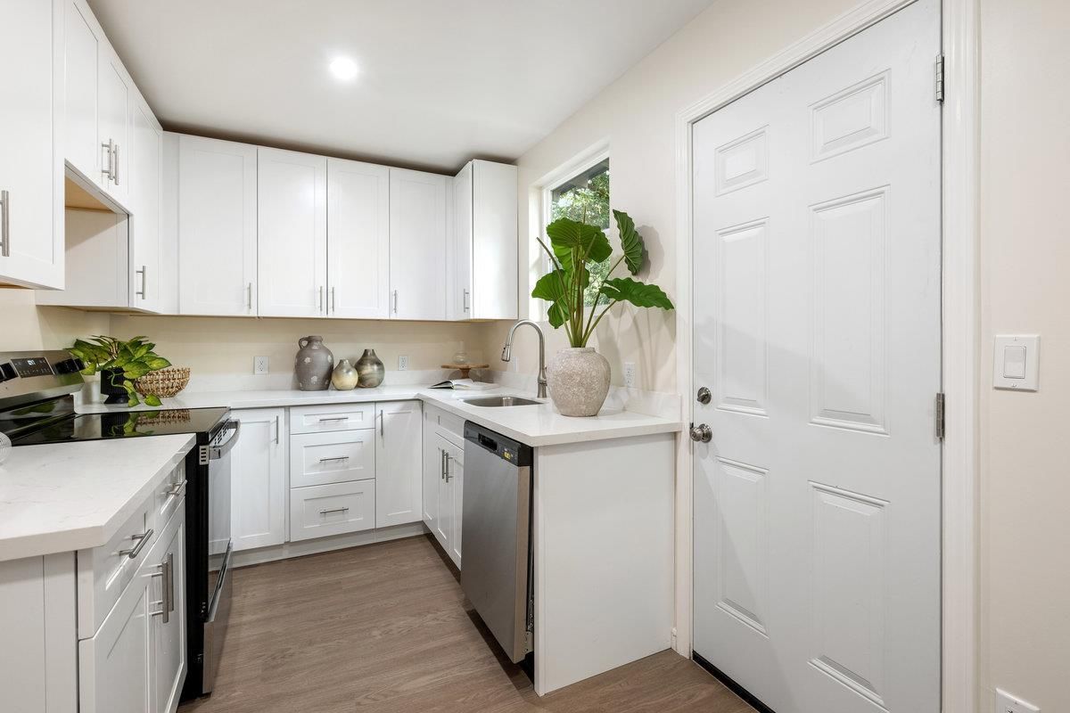 Interior, Kitchen, Recessed Lighting, Wood Texture Flooring