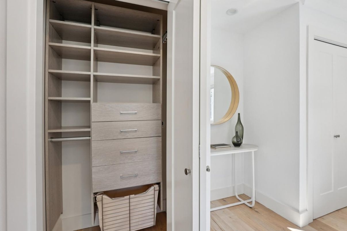 Interior, Walk-in Closets, Wood Texture Flooring