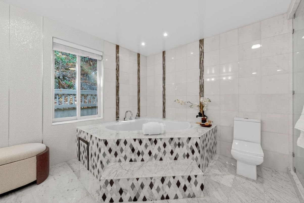 Bathroom, Interior, Marble, Recessed Lighting