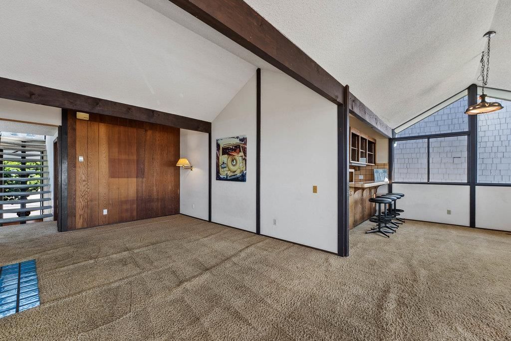 Empty room, Interior, Pendant Lights, Wooden Beams