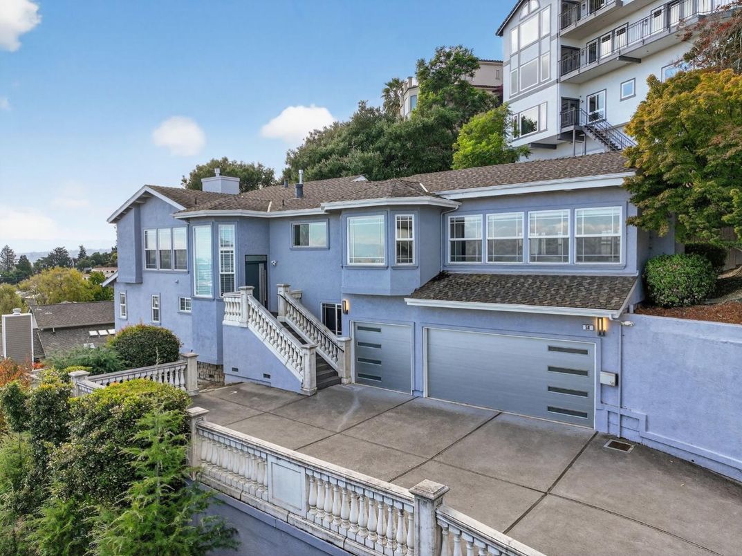 Attached, Exterior, Facade, Rowhouse