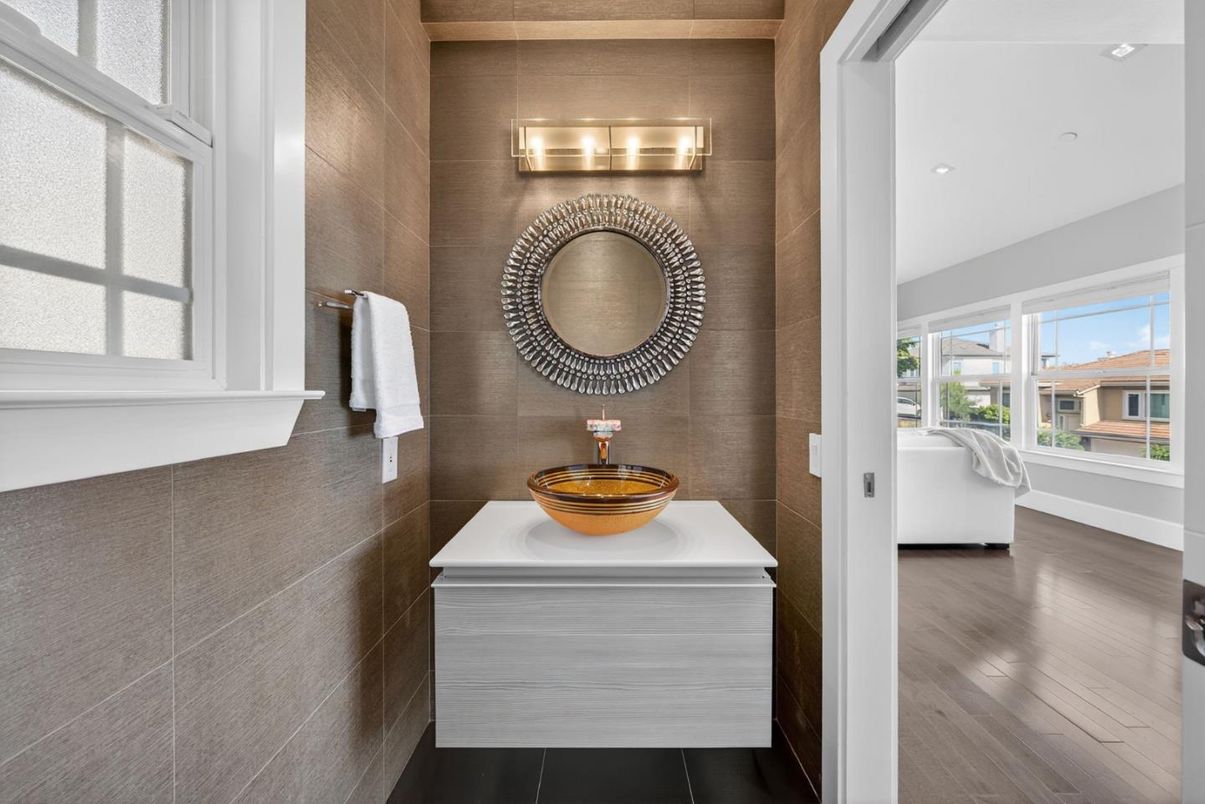 Bathroom, Interior, Recessed Lighting, Wood Texture Flooring