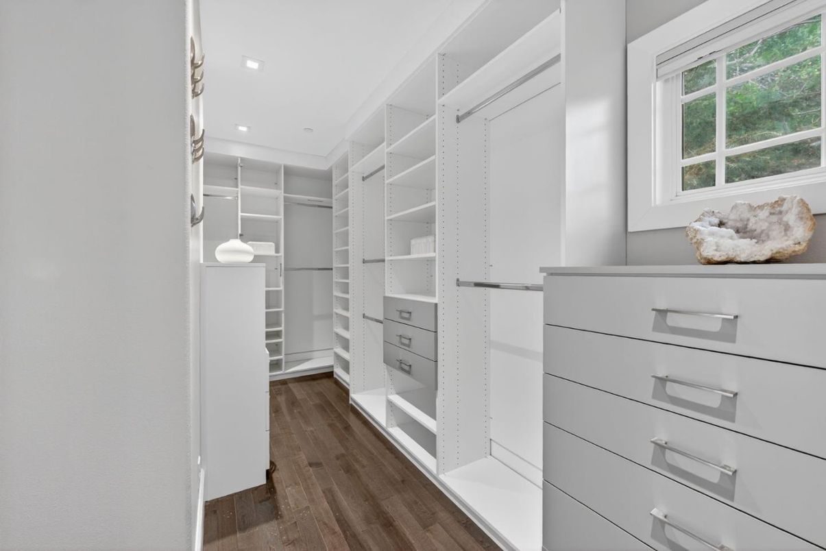 Interior, Recessed Lighting, Walk-in Closets, Wood Texture Flooring