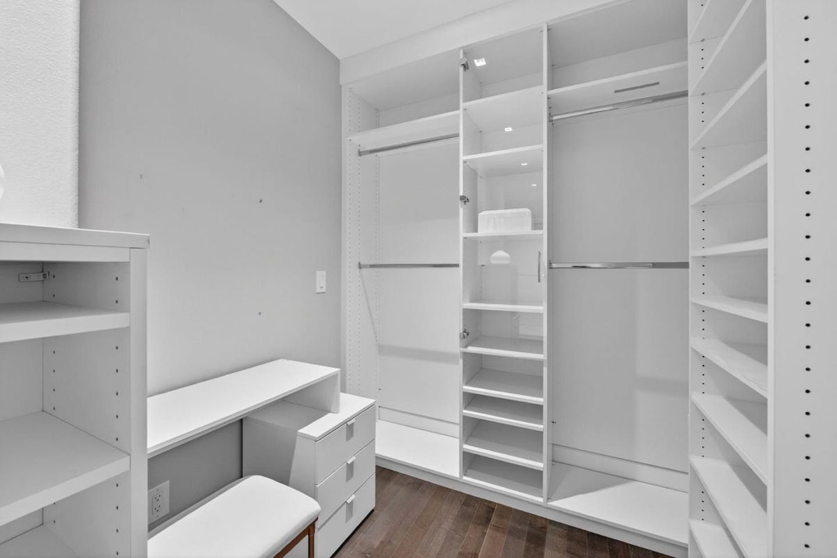 Interior, Walk-in Closets, Wood Texture Flooring