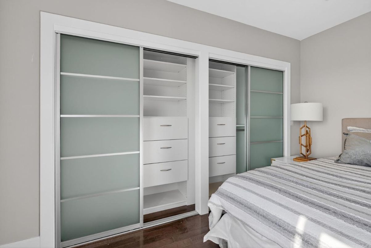 Bedroom, Interior, Walk-in Closets, Wood Texture Flooring