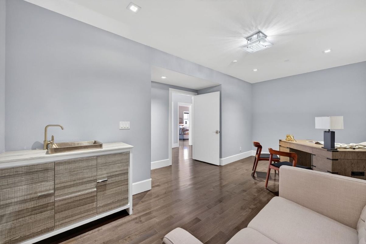 Home Office, Interior, Recessed Lighting, Wood Texture Flooring