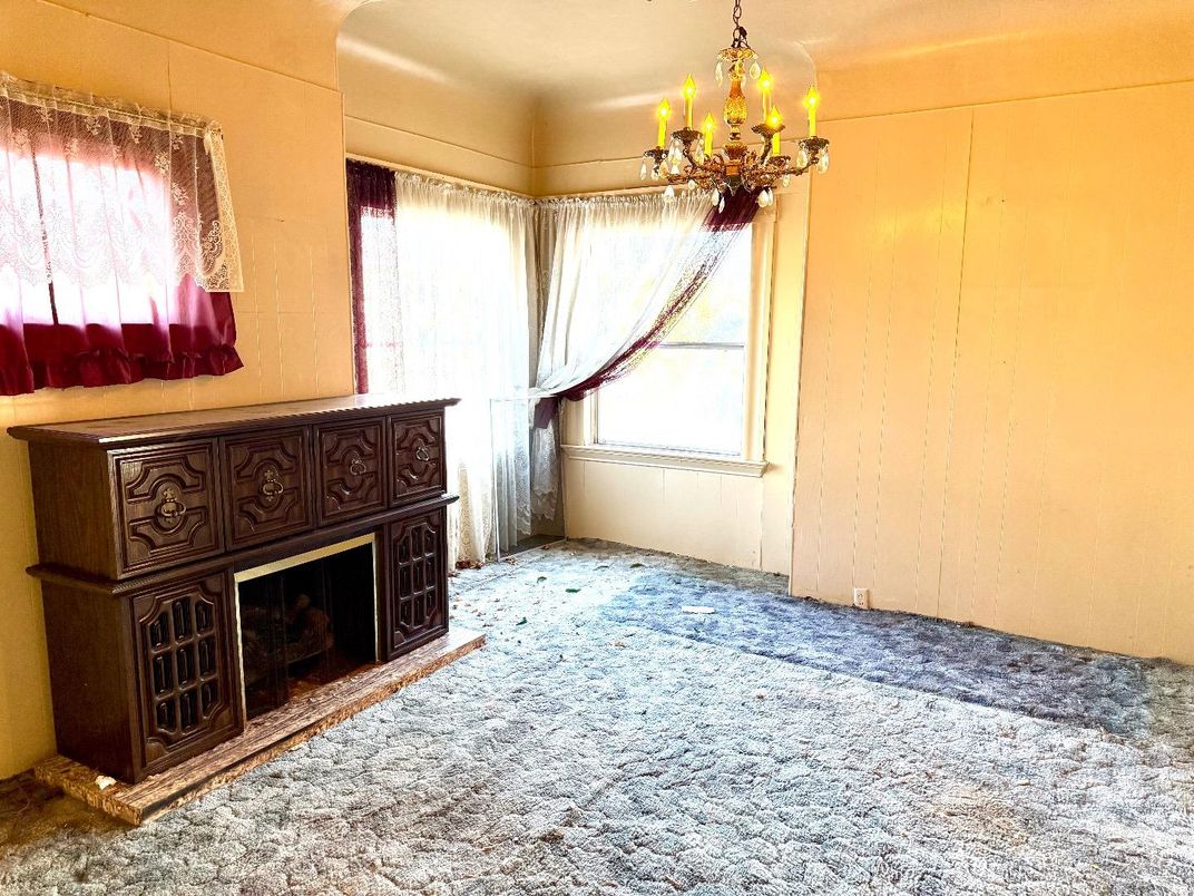 Chandelier, Interior