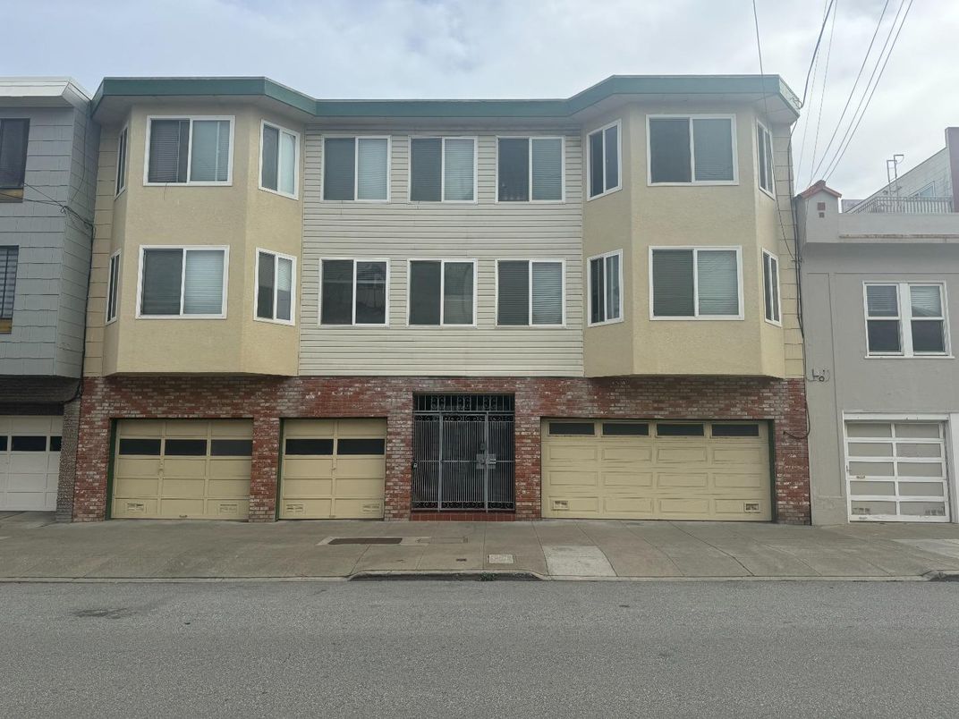 Attached, Exterior, Facade, Brick Facade, Rowhouse