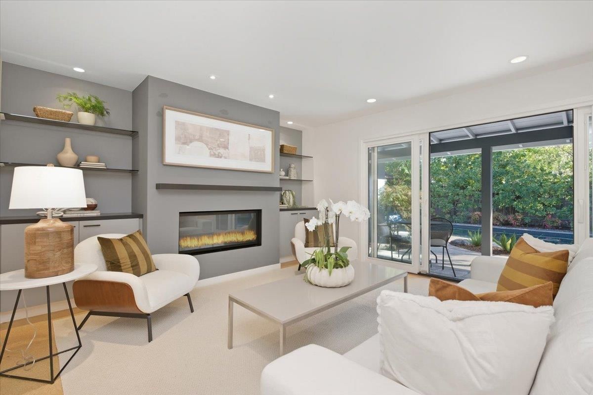 Fireplace, Interior, Living room, Recessed Lighting