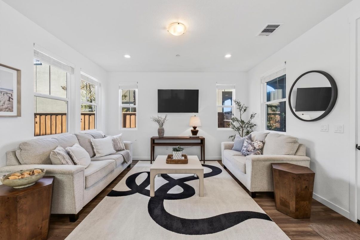 Interior, Living room, Recessed Lighting, Wood Texture Flooring