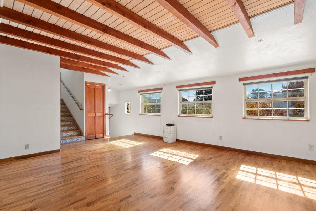 Empty room, Interior, Wooden Beams, Wood Texture Flooring