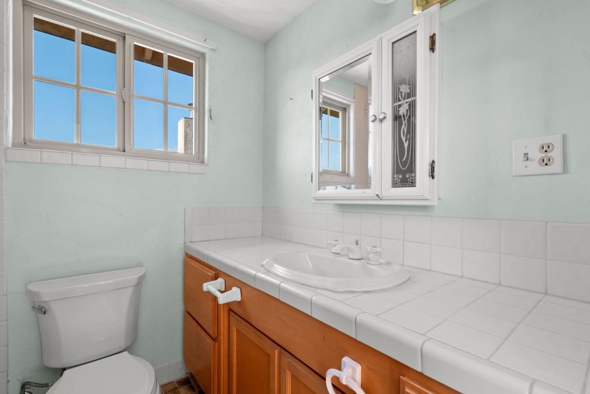 Bathroom, Interior, Tile Countertops