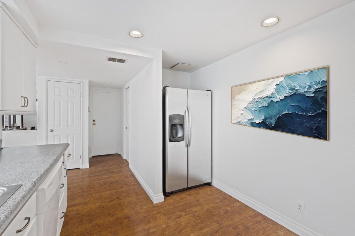 Interior, Recessed Lighting, Wood Texture Flooring