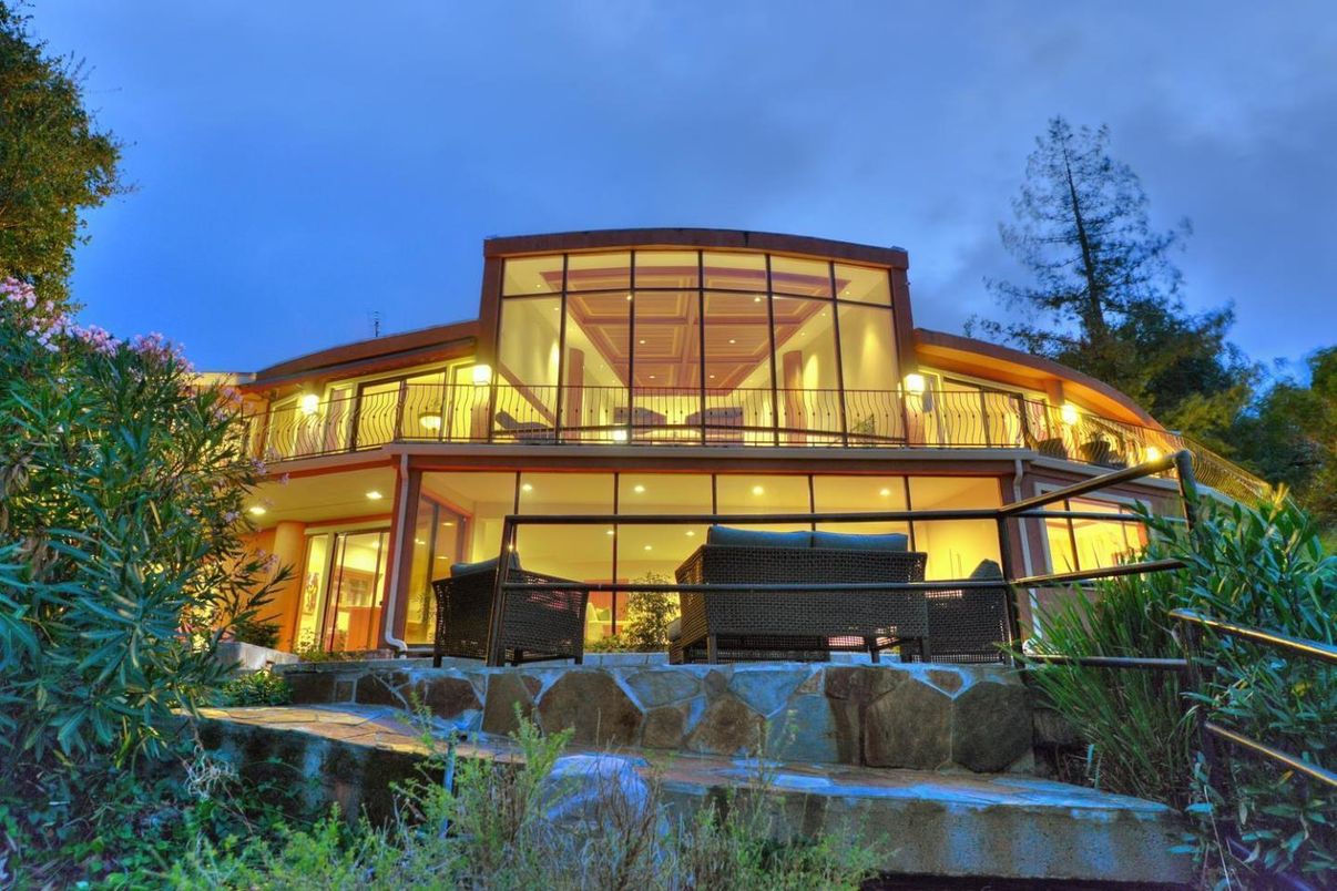 Backyard, Exterior, Facade, Modern