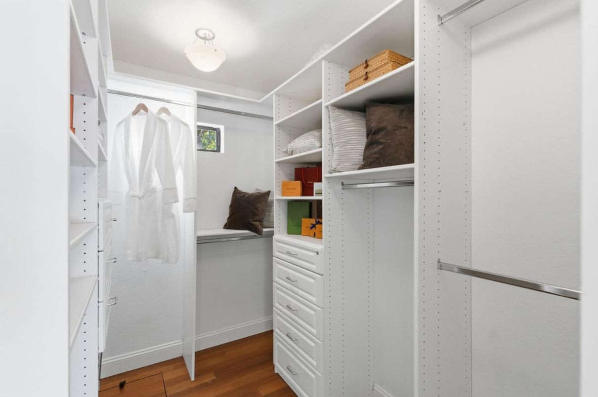 Interior, Walk-in Closets, Wood Texture Flooring