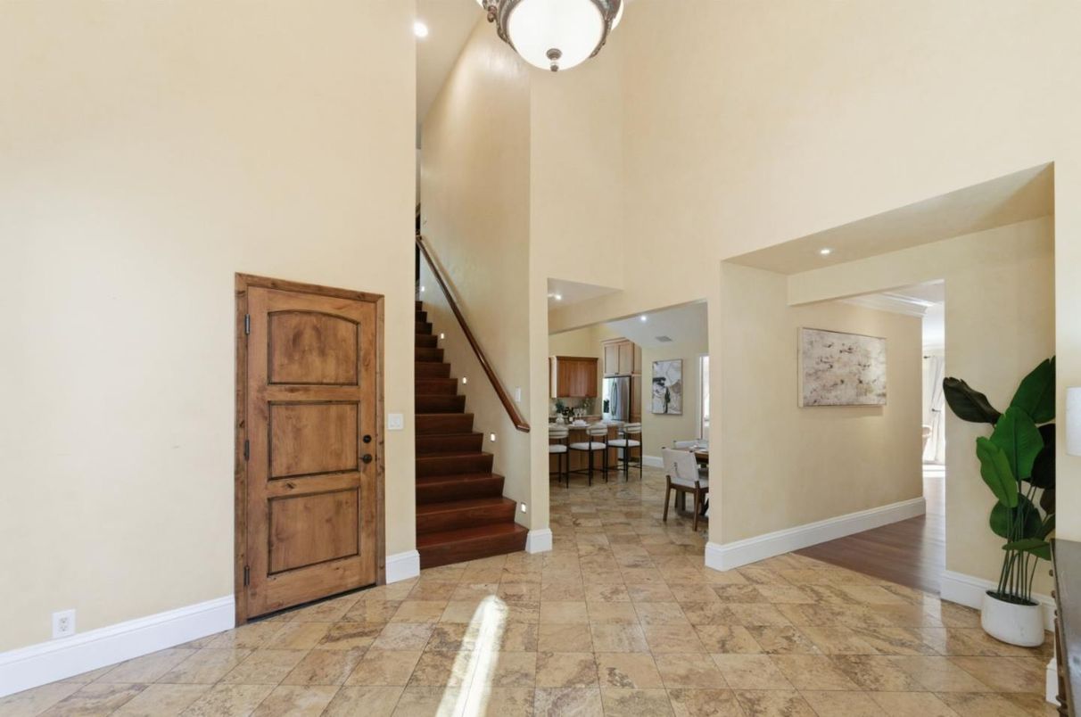 Dining room, Interior, Recessed Lighting
