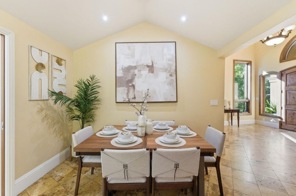 Dining room, Interior, Recessed Lighting