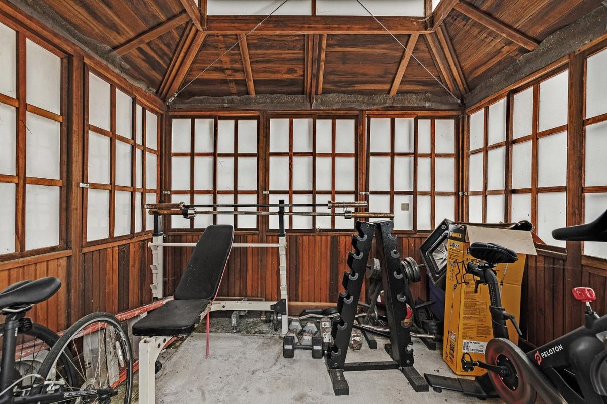 Fitness Equipment, Interior, Wooden Beams, Wooden Ceilings