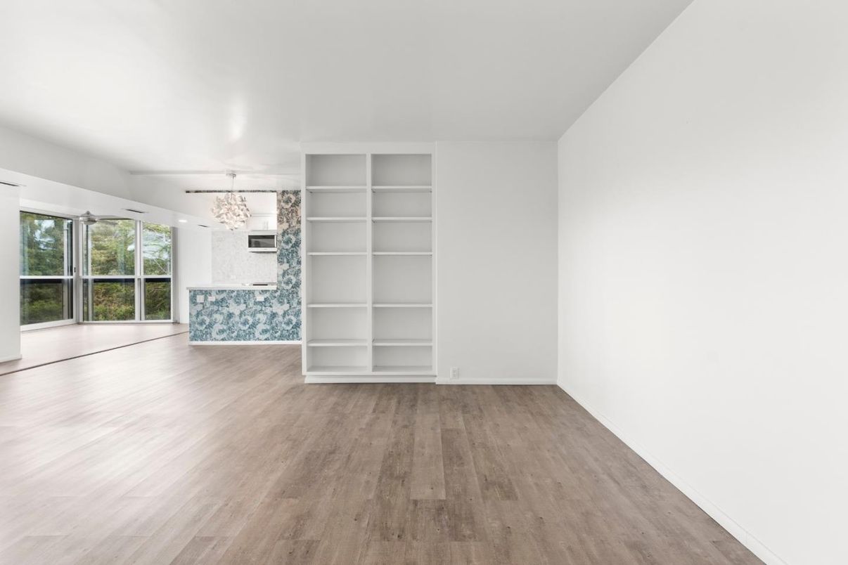 Chandelier, Empty room, Interior, Wood Texture Flooring