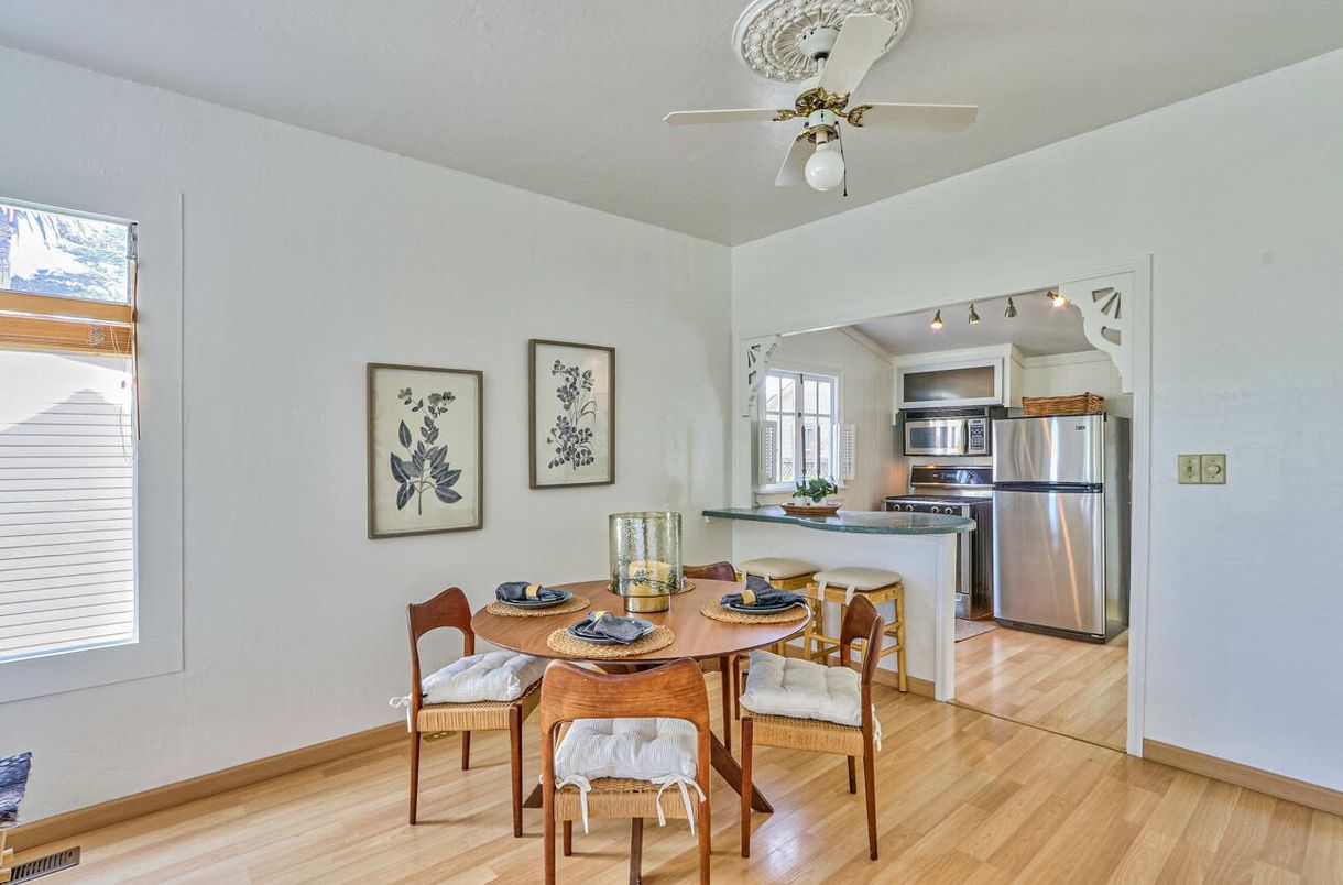 Dining room, Interior, Kitchen, Stainless Steel Appliances, Wood Texture Flooring