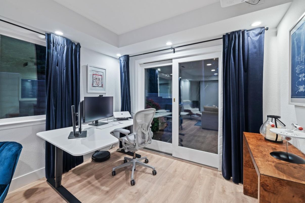 Home Office, Interior, Recessed Lighting, Wood Texture Flooring