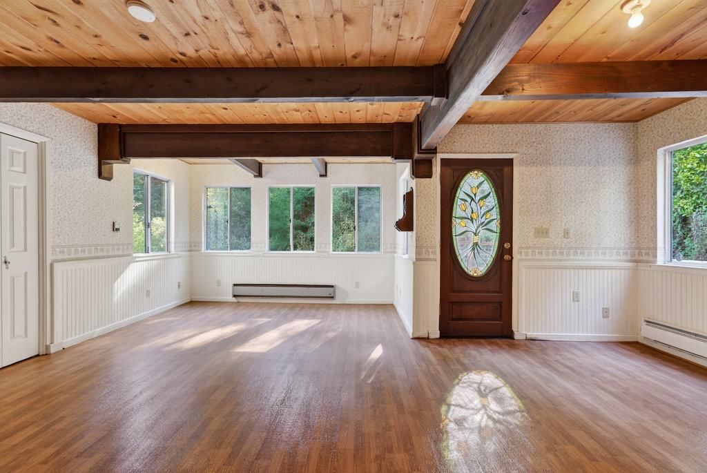 Empty room, Interior, Wooden Beams, Wooden Ceilings, Wood Texture Flooring