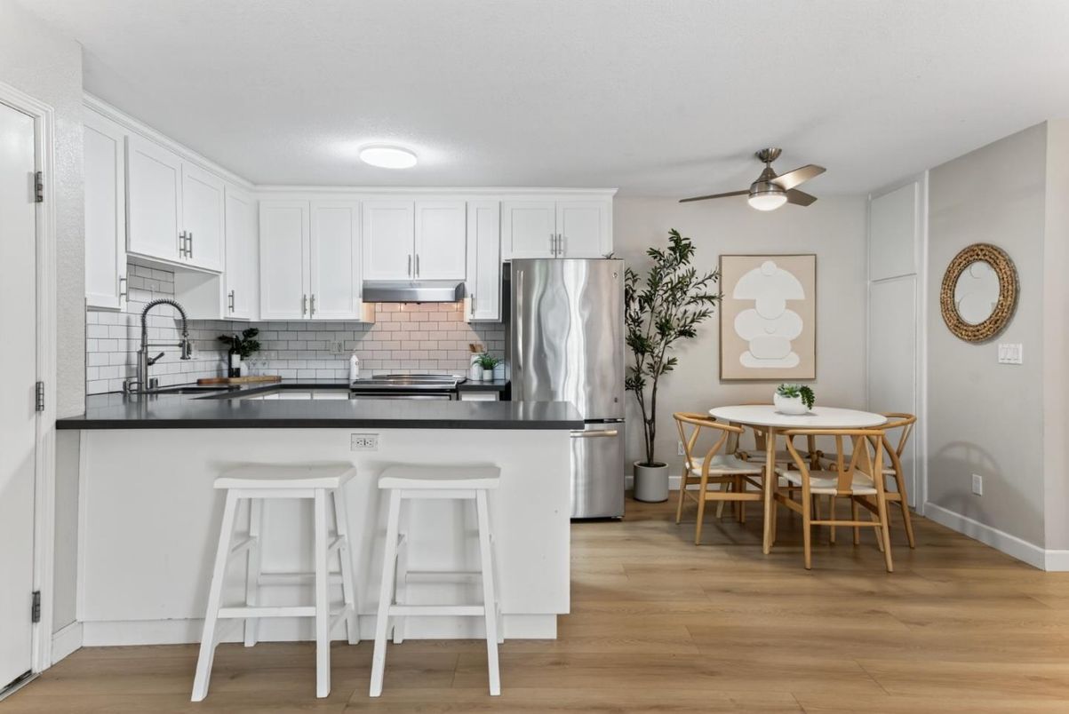 Dining room, Interior, Kitchen, Stainless Steel Appliances, Wood Texture Flooring