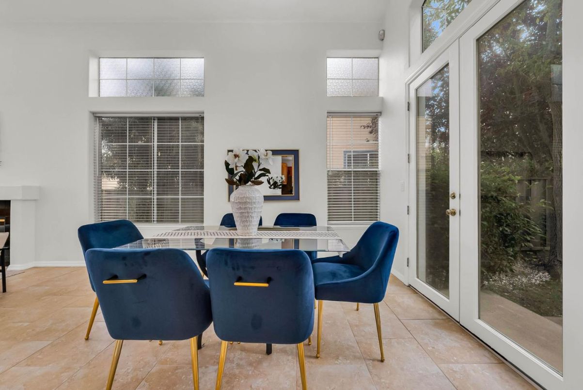 Dining room, Interior