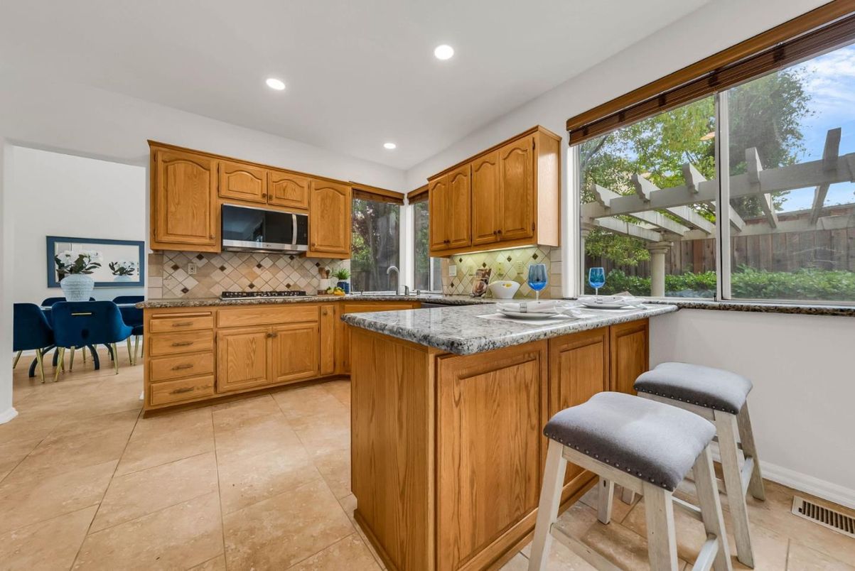 Dining room, Interior, Kitchen, Recessed Lighting