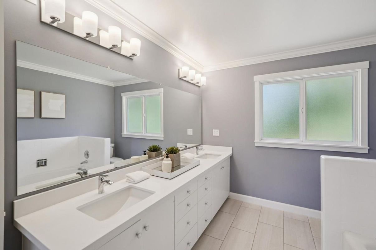 Bathroom, Dual Sink Vanities, Interior
