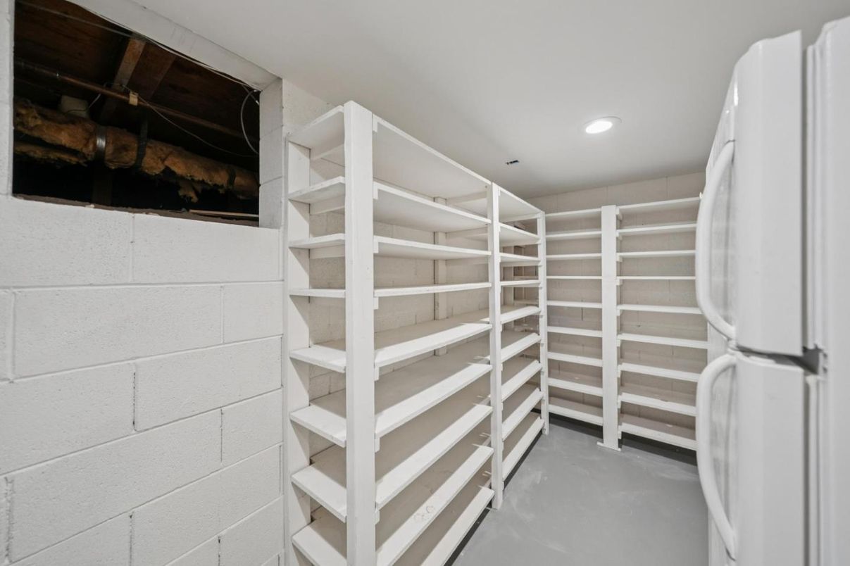 Interior, Recessed Lighting, Walk-in Closets